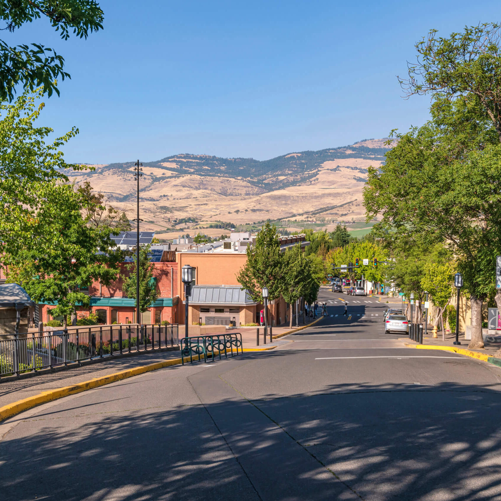Imagine living in the close-knit community of Ashland, Oregon.